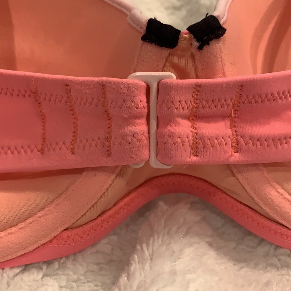 Victoria’s Secret “The Flirt Bandeau” - Picture 10 of 14